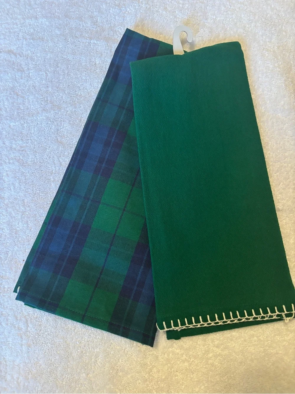 Threshold - Lot of two Kitchen Towels. Green/Blue Plaid & Solid Green 18x28 NWT